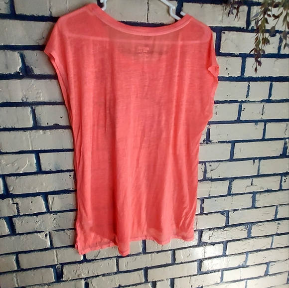 Mossimo tee - Picture 3 of 4